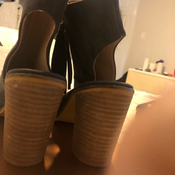 Peek a boo dark gray Sandles - Picture 1 of 11